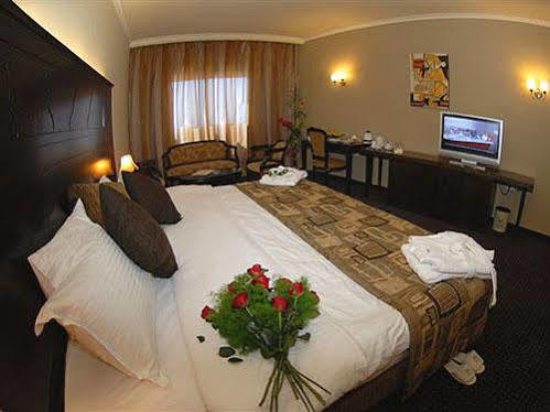 Sun Hills Suites Hotel 주니에 외부 사진